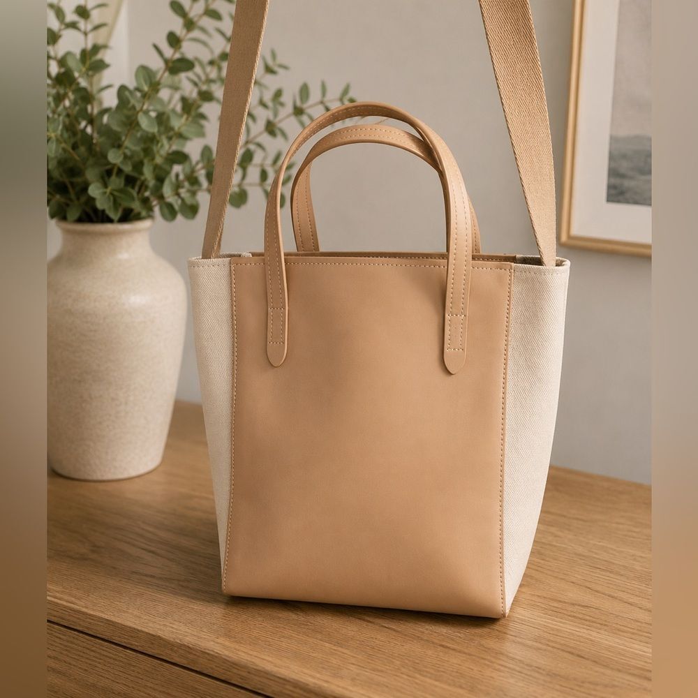 Gap *Neutral* Tan Canvas Tote w/Shoulder strap EUC